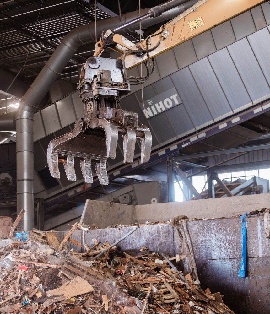 resource facility crane claw